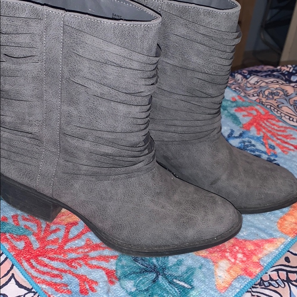 Gray fringe boots